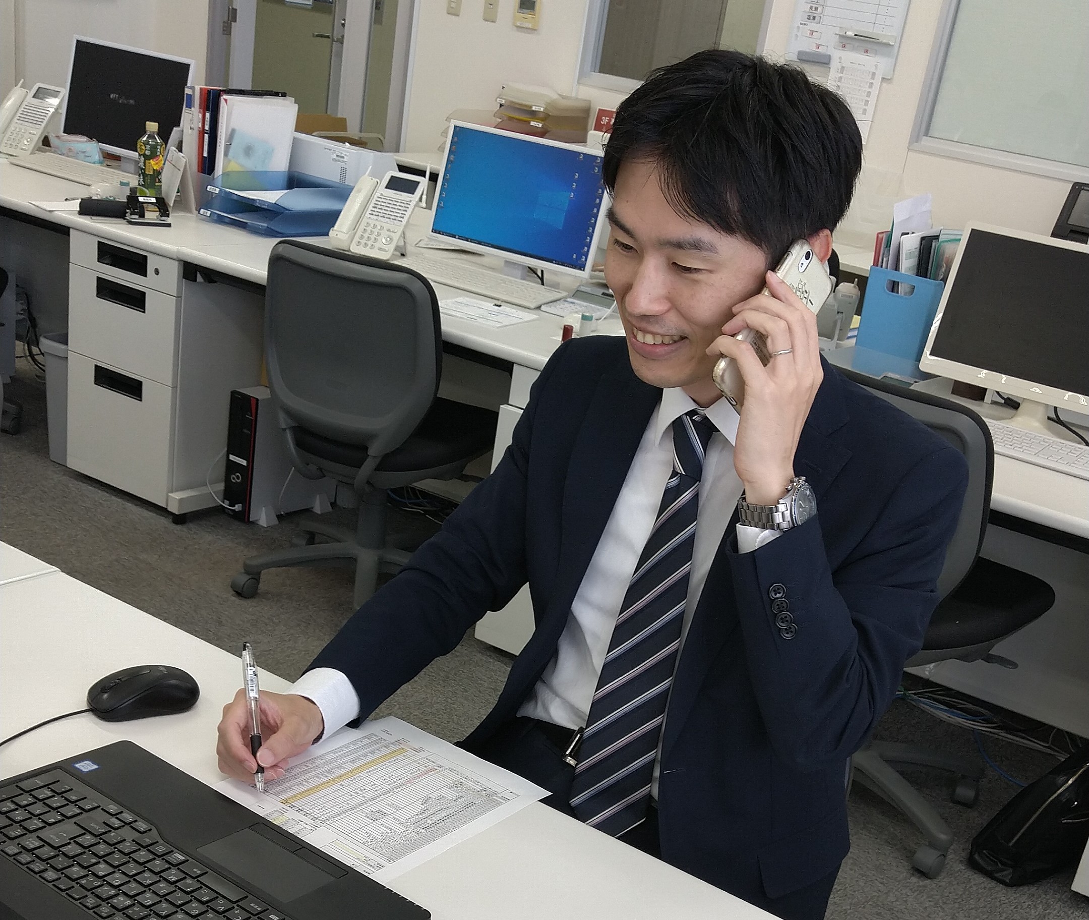 洋菓子メーカーのECサイト運営責任者【転勤なし・年間休日117日・残業少なめ・有休取りやすい】